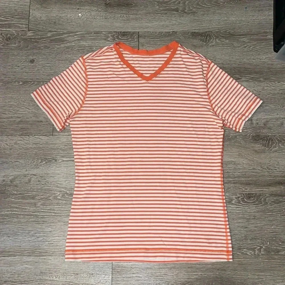 LULULEMON Men’s 5 YEAR BASIC V-NECK TEE Step Stripe orange small